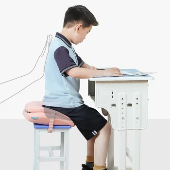 В детское коррекционное кресло встроена подушка для длительного сидения и поддержки спинки кресла study Xi